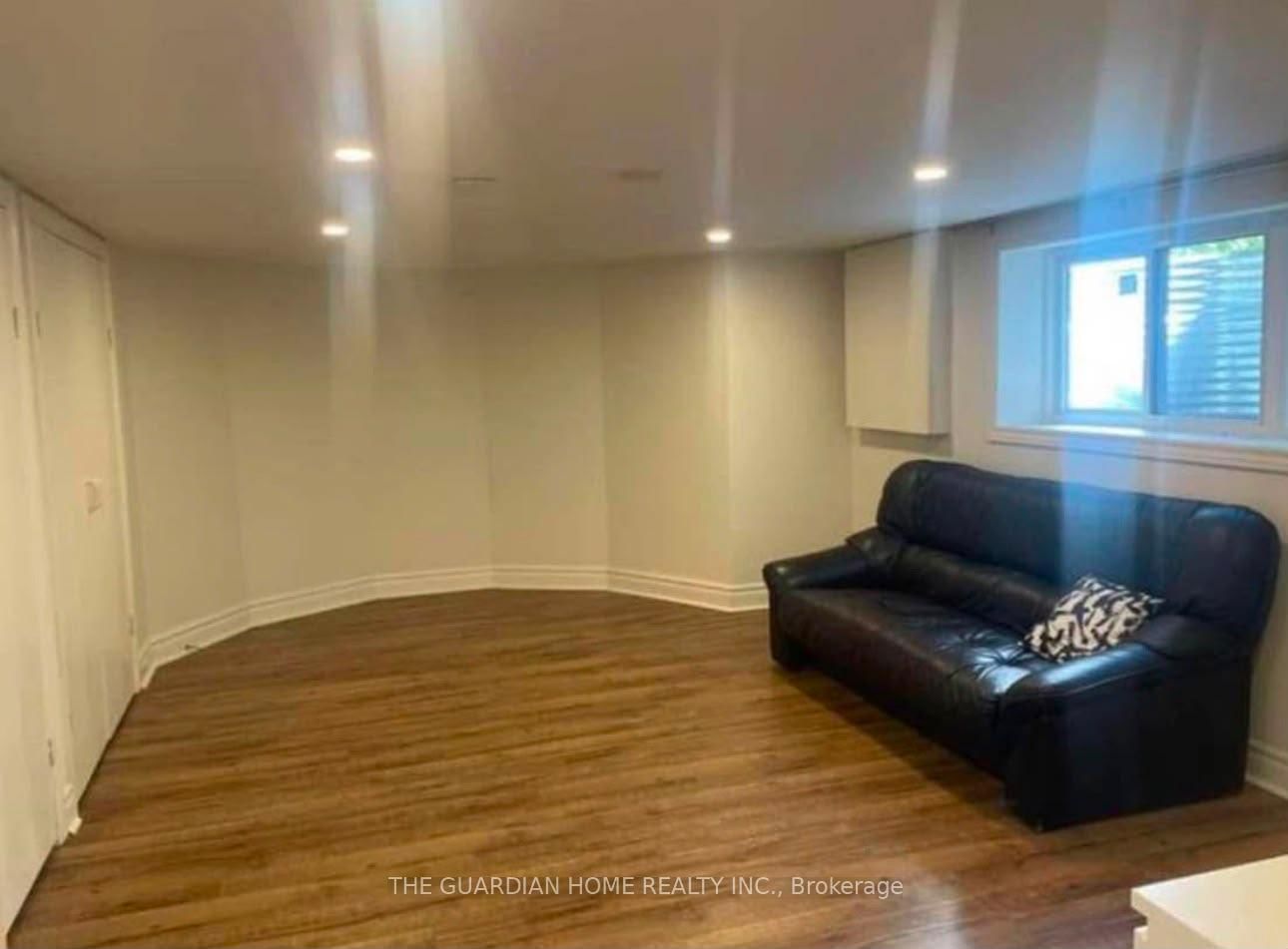 Bsmt - 37 Murdock Avenue, Aurora 3