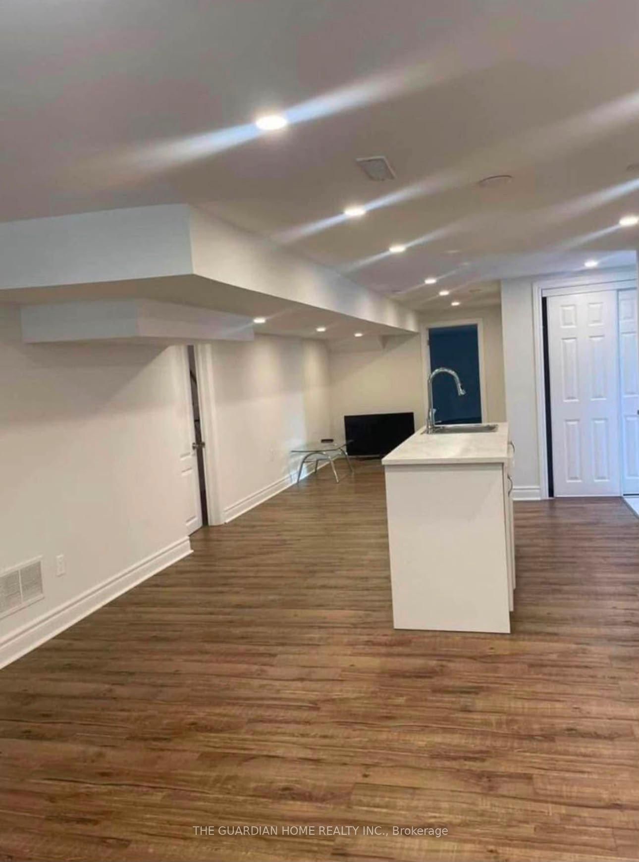 Bsmt - 37 Murdock Avenue, Aurora 5
