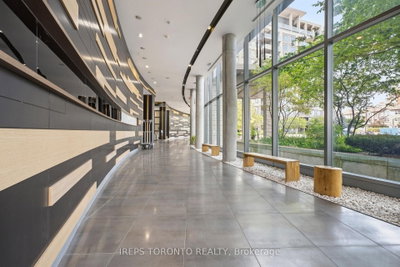 Unit Ph01 — 233 South Park Road — photo 3