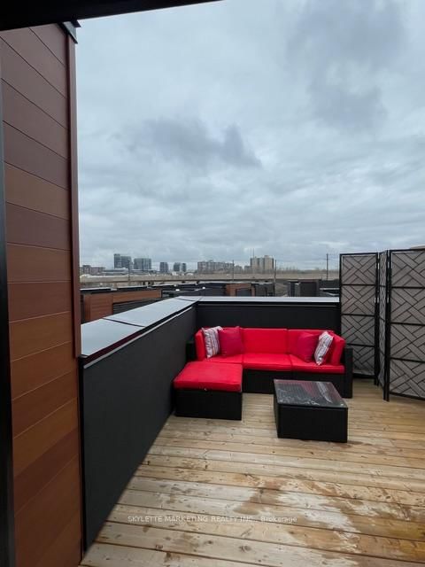 67 - 370B Red Maple Road