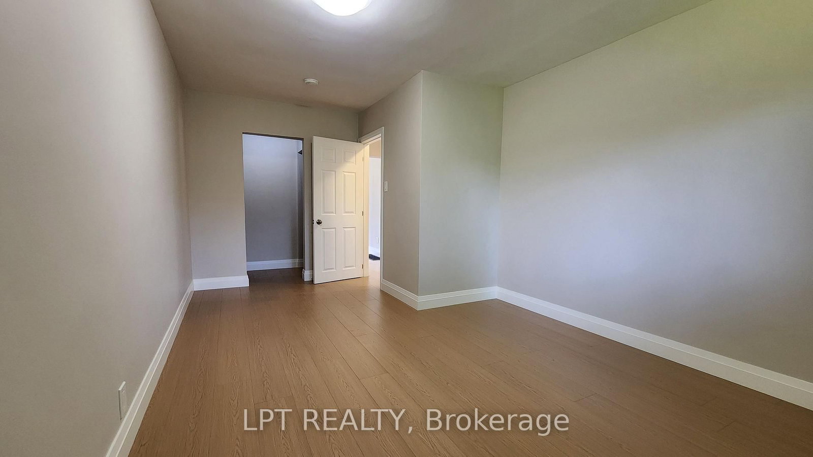 43 Newbury Drive • Newmarket, ON photo 9