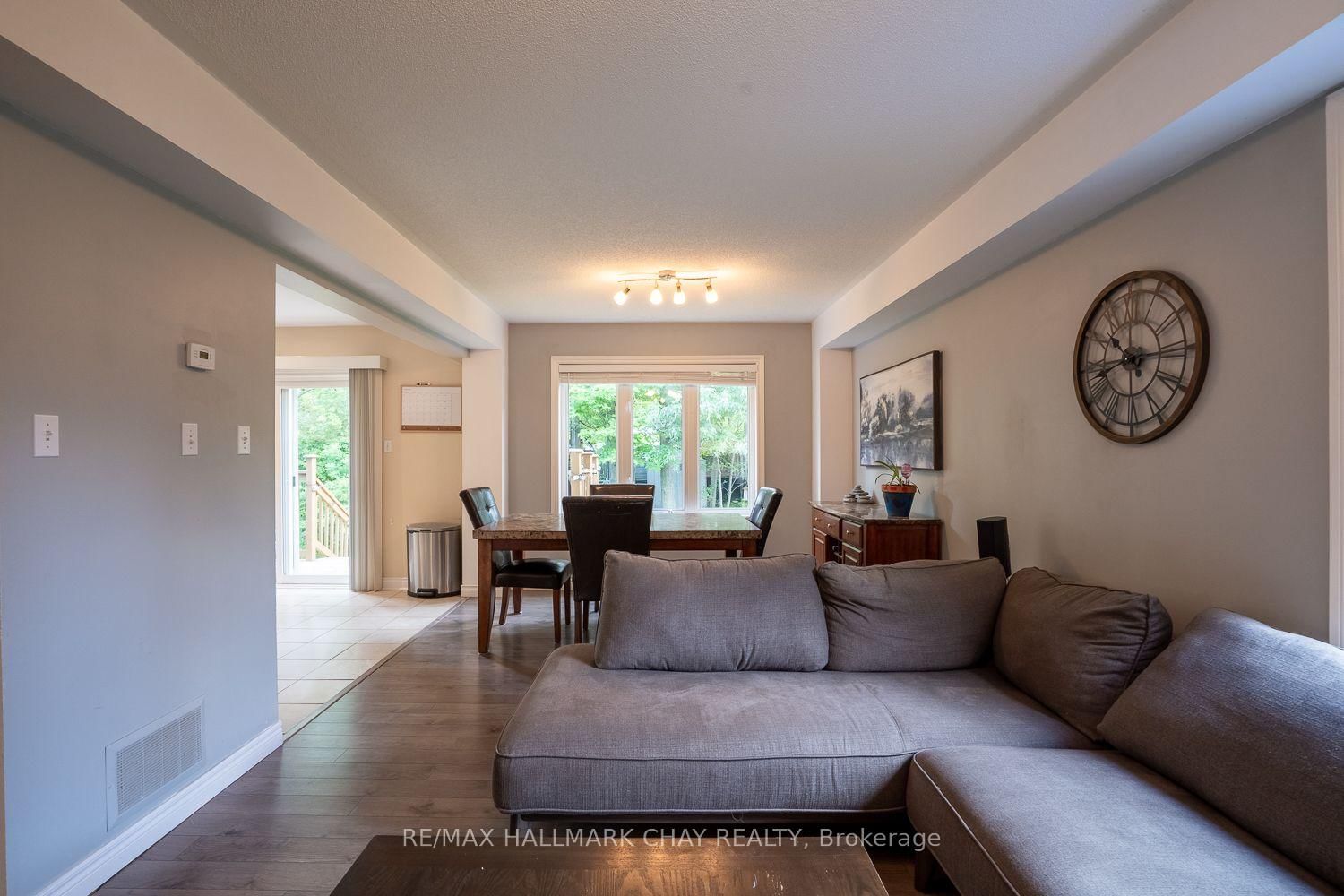 23 Burbank Circle • Adjala-Tosorontio, ON photo 12