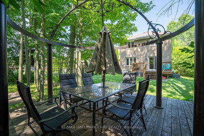 23 Burbank Circle • Adjala-Tosorontio, ON photo 8