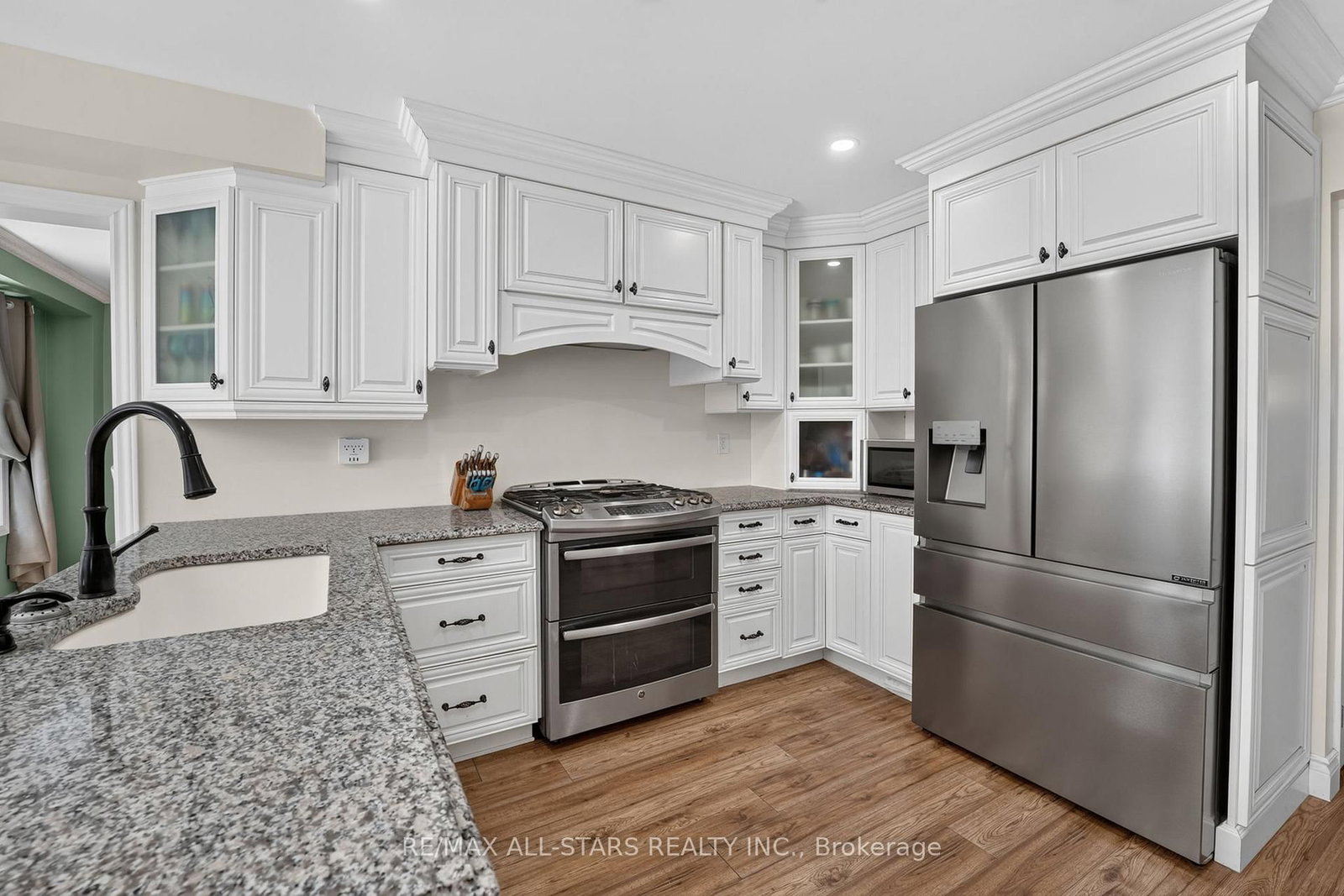 9 Fontaine Drive • Georgina, ON photo 16