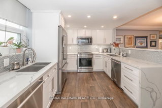 1004 - 7601 Bathurst Street