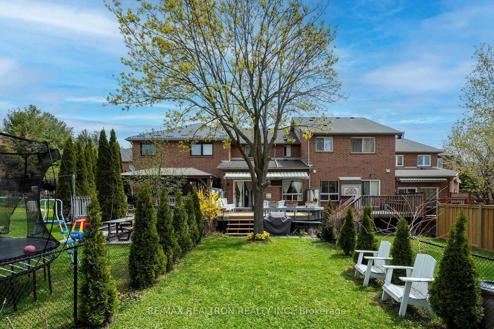 36 Edgemont Court • Richmond Hill, ON photo 24