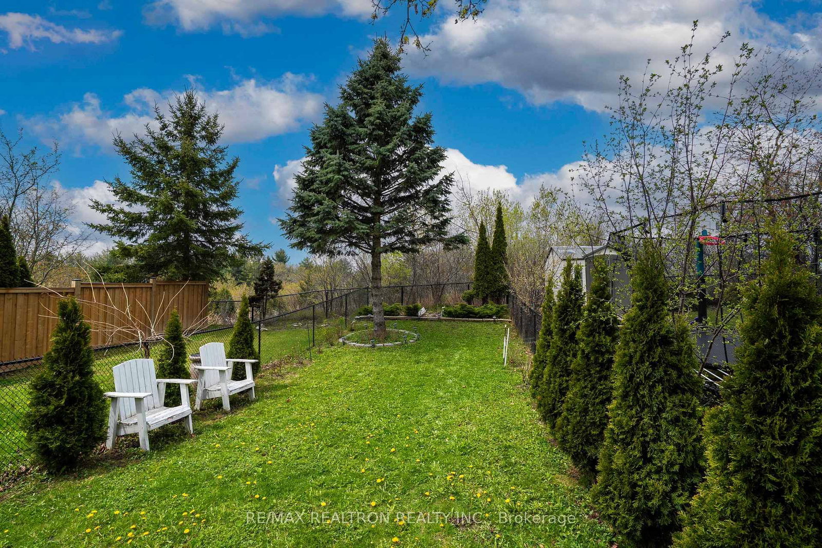 36 Edgemont Court • Richmond Hill, ON photo 25