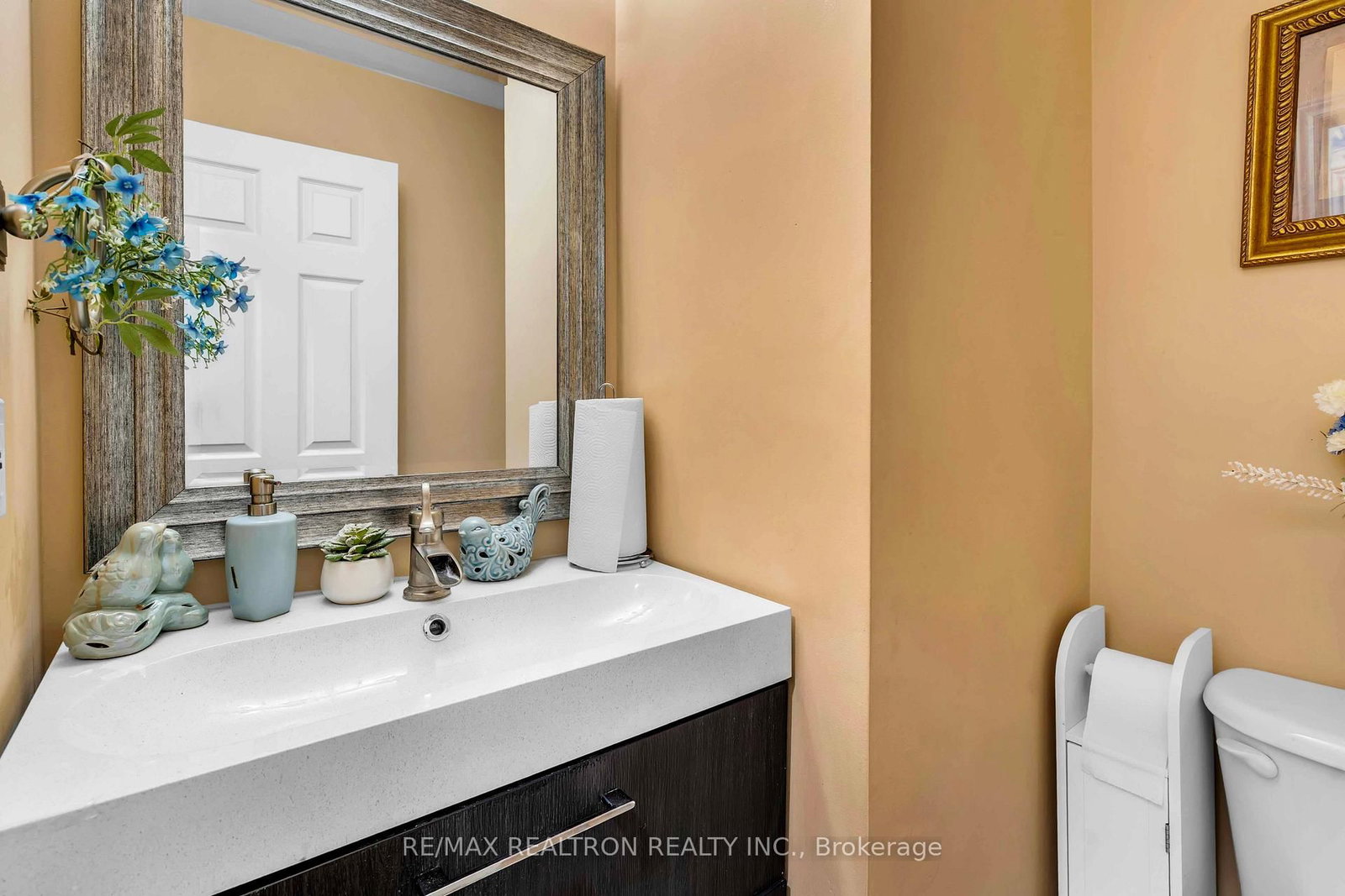 36 Edgemont Court • Richmond Hill, ON photo 8