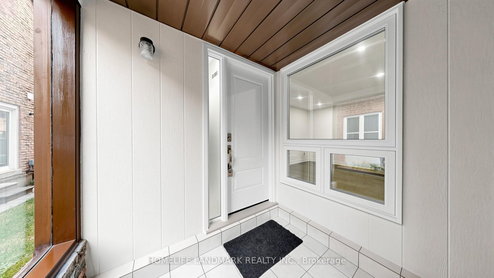 31 Fullerton Crescent • Markham, ON photo 3