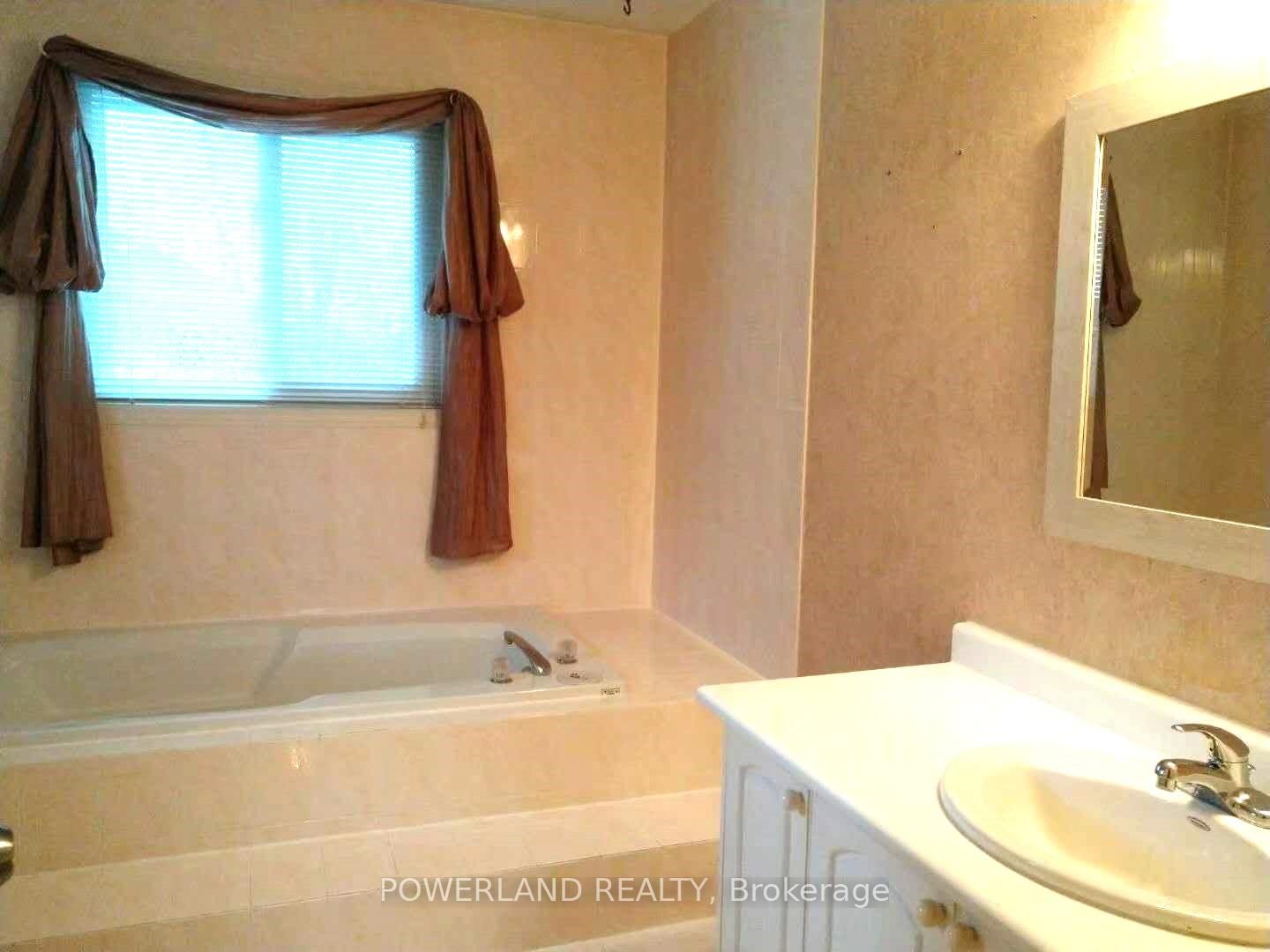 816 Hollander Road • Newmarket, ON photo 23