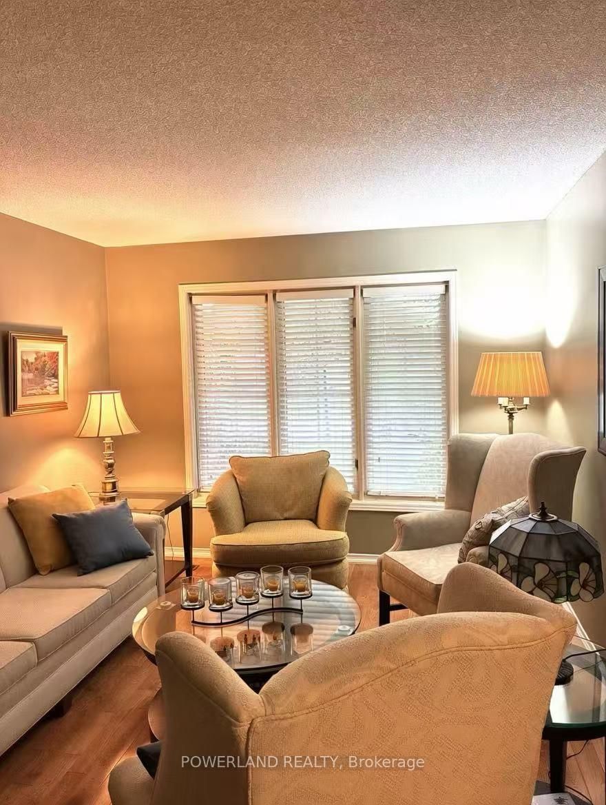 816 Hollander Road • Newmarket, ON photo 9