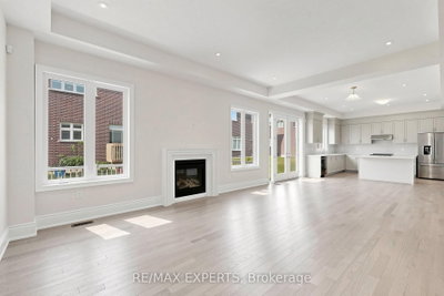 60 Bud Leggett Crescent • Georgina, ON photo 8