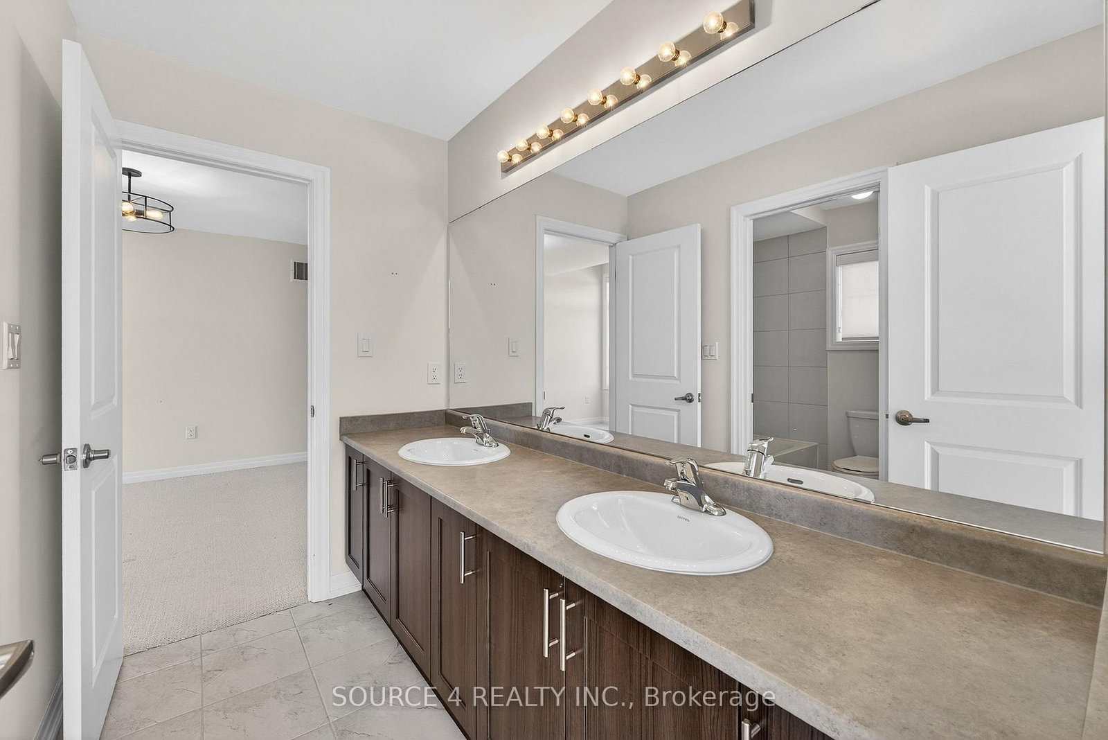 1020 Larter Street • Innisfil, ON photo 26