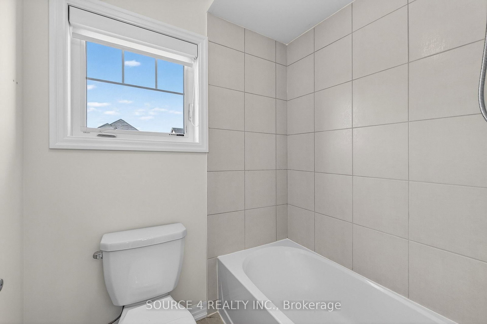 1020 Larter Street • Innisfil, ON photo 27