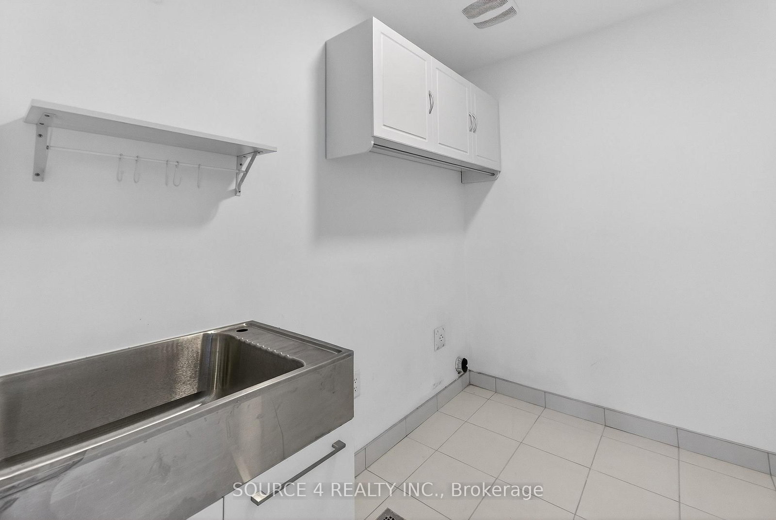 1020 Larter Street • Innisfil, ON photo 38