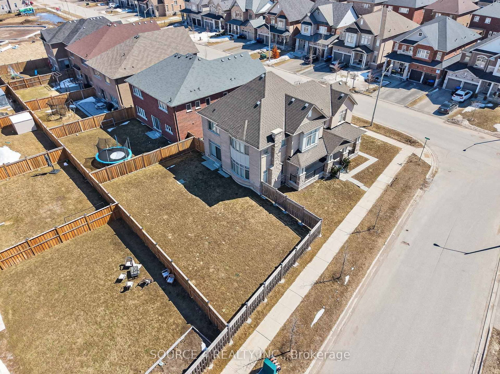 1020 Larter Street • Innisfil, ON photo 44