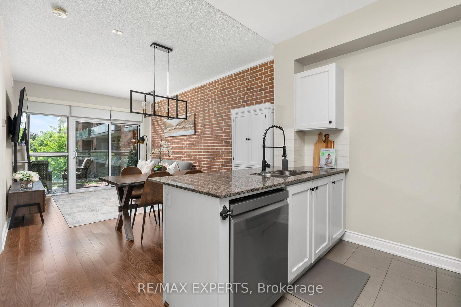281 Woodbridge Avenue • #301 • Vaughan, ON photo 8