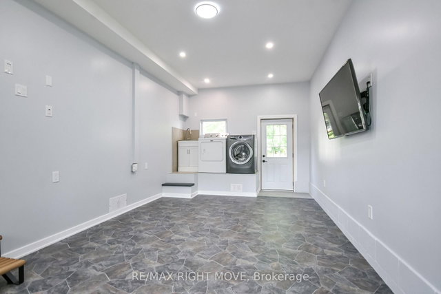 18 Bushey Avenue