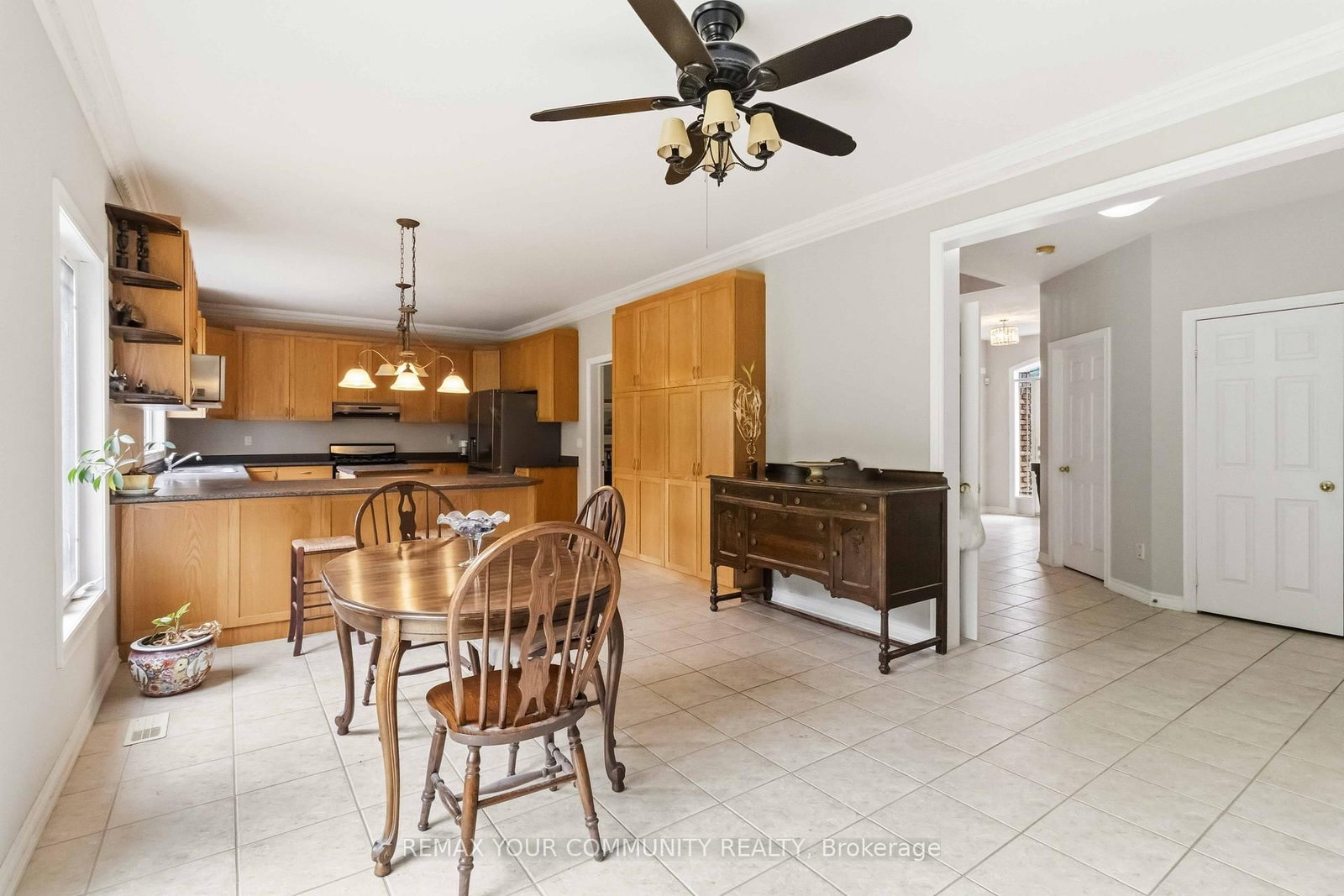 40 Hunterwood Chase • Vaughan, ON photo 11