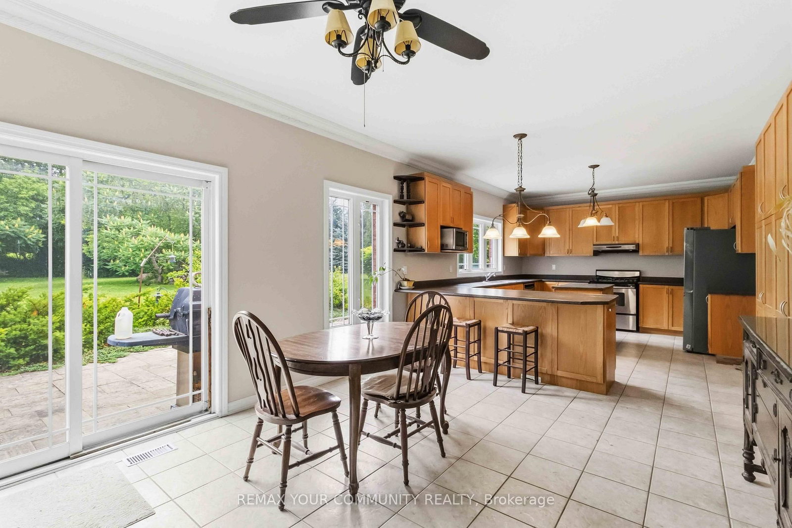 40 Hunterwood Chase • Vaughan, ON photo 12