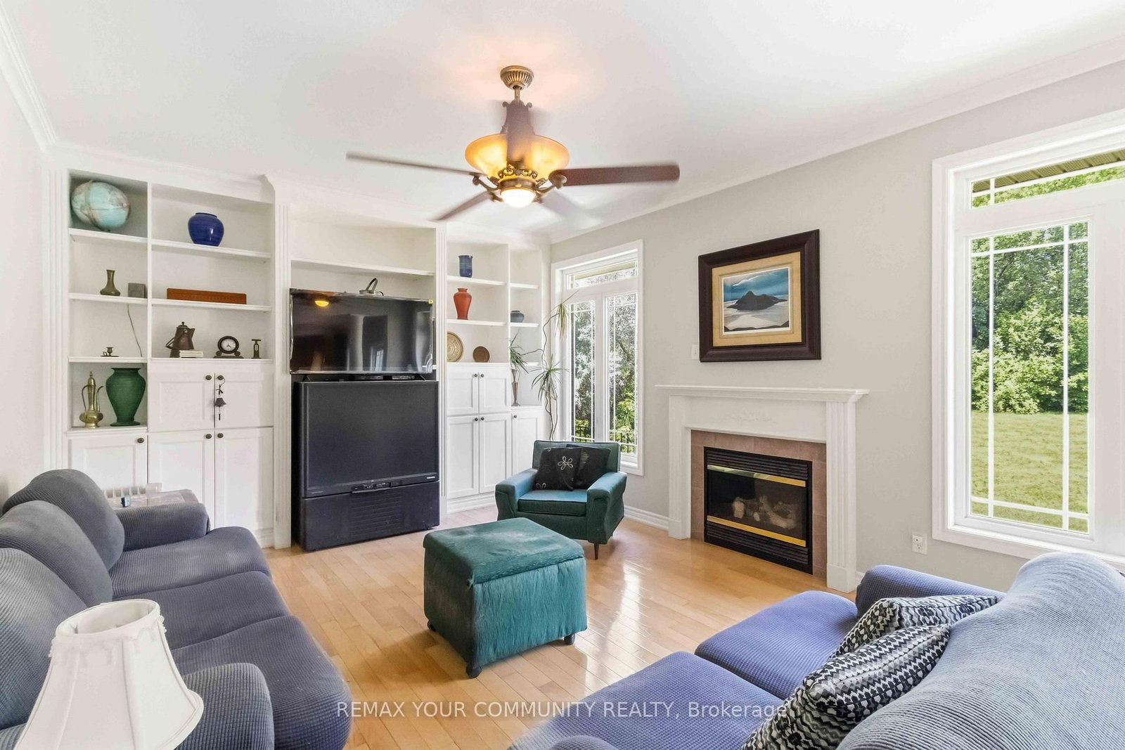 40 Hunterwood Chase • Vaughan, ON photo 7