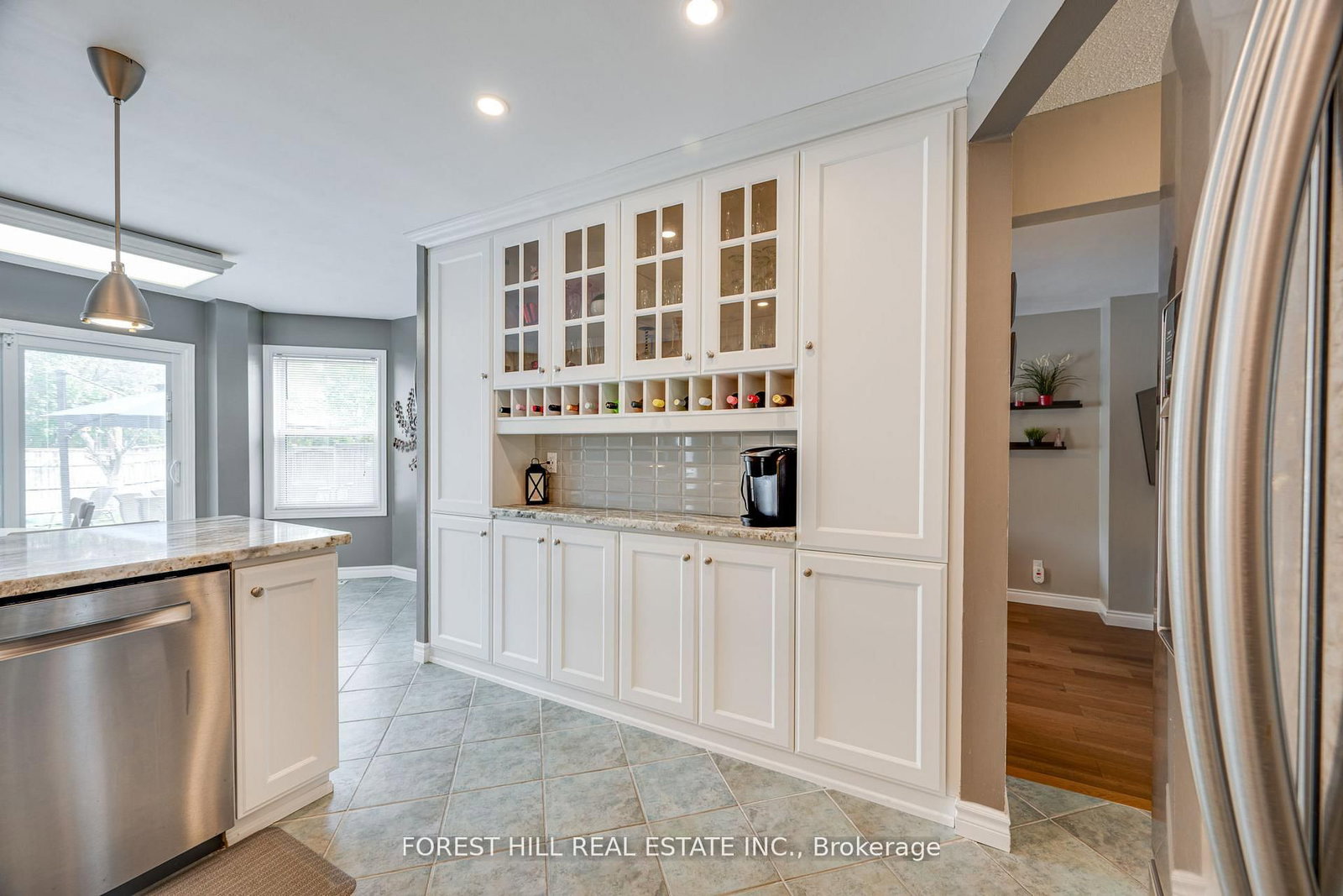 4 Milgate Place • Aurora, ON photo 6