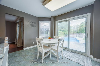 4 Milgate Place • Aurora, ON photo 8