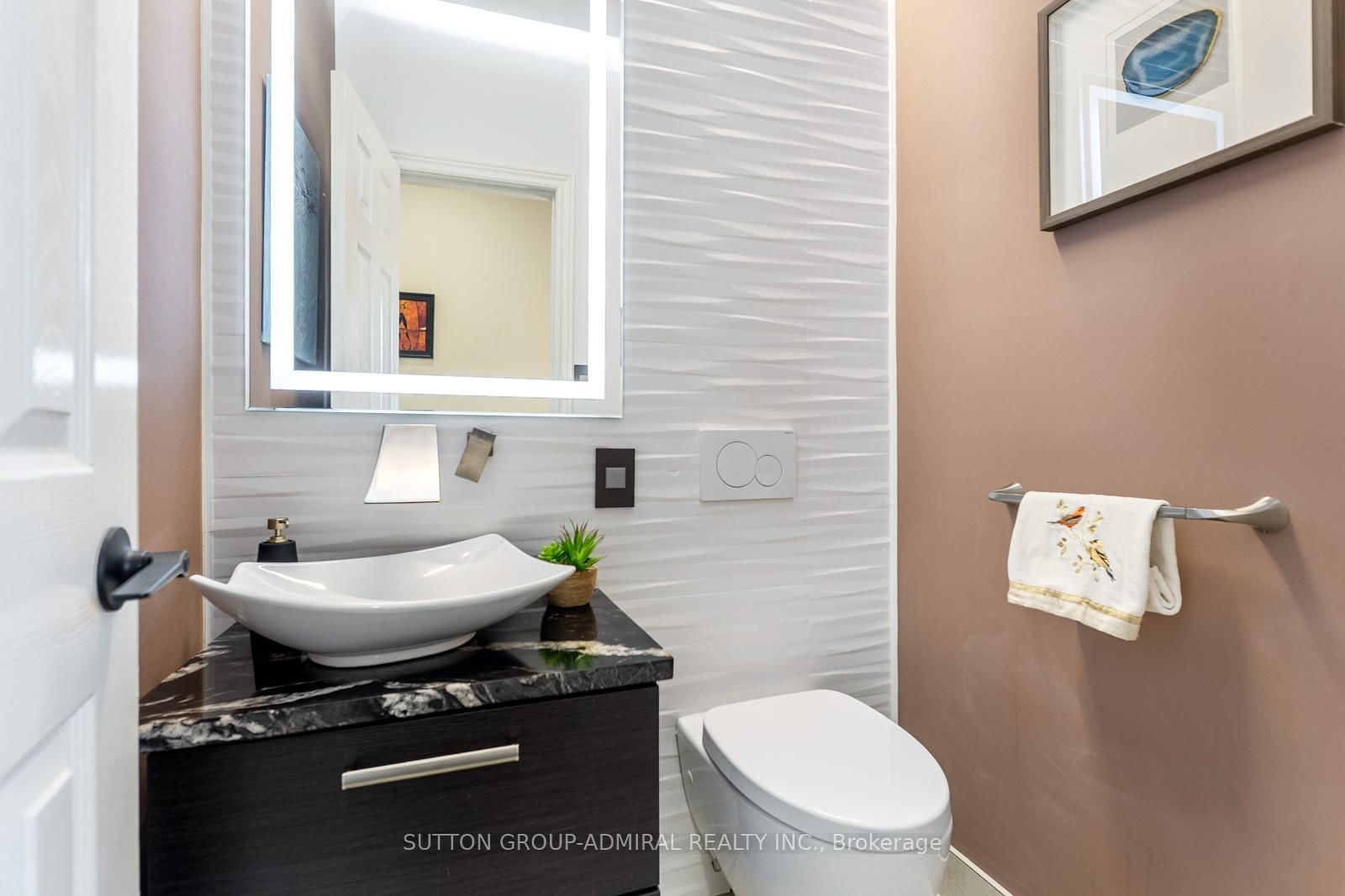 626 College Manor Drive • Newmarket, ON photo 17