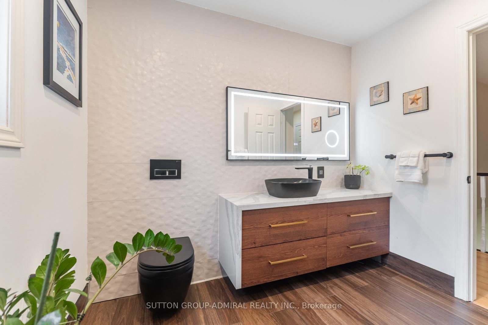 626 College Manor Drive • Newmarket, ON photo 28