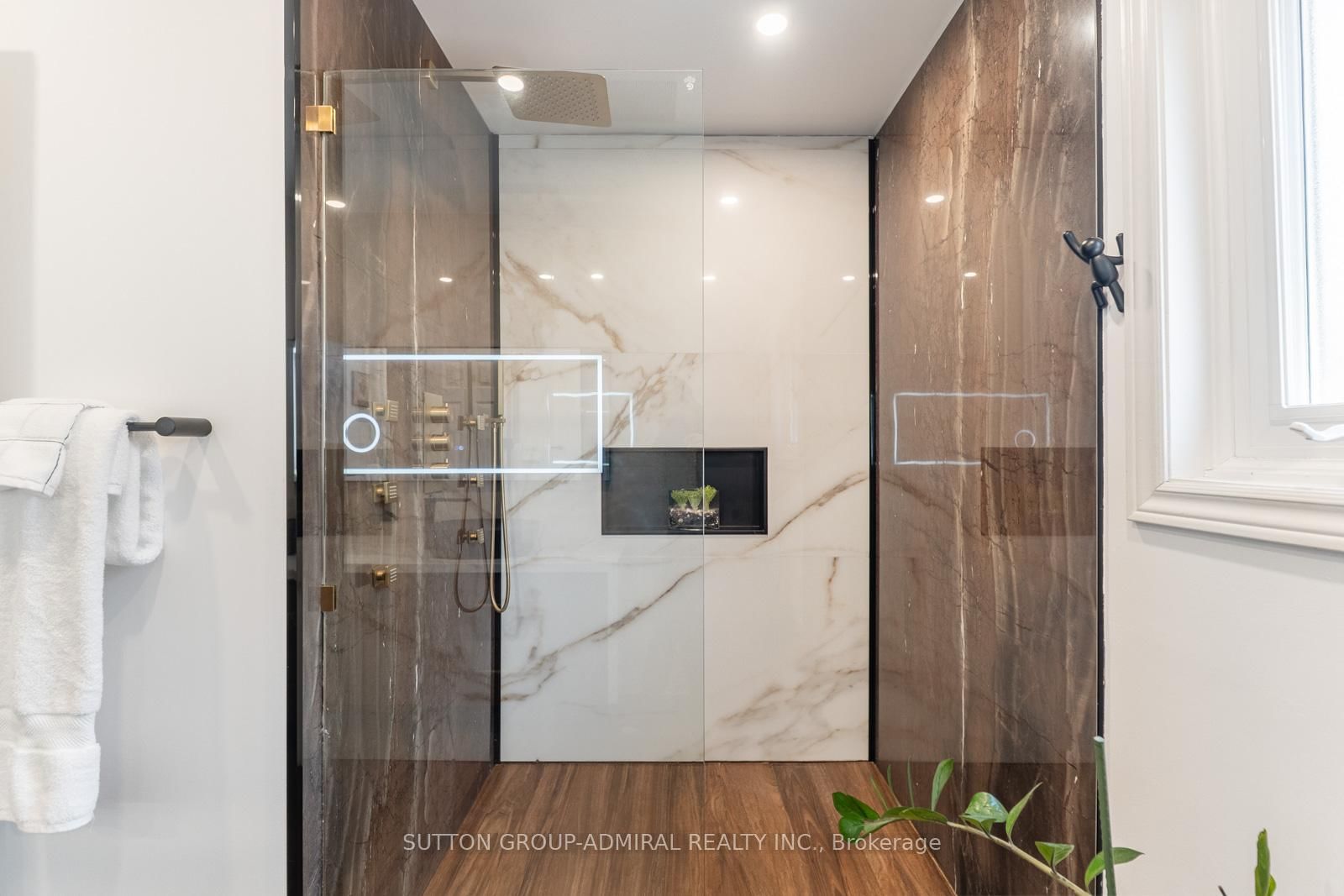 626 College Manor Drive • Newmarket, ON photo 29