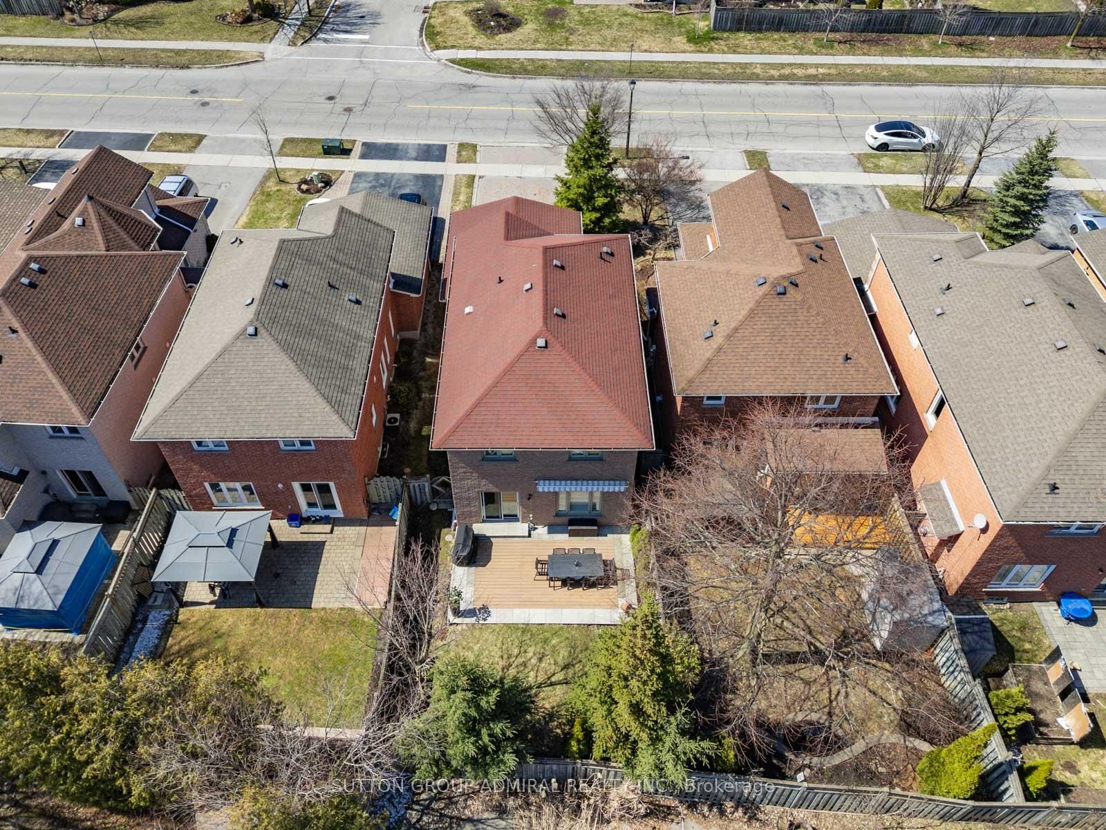 626 College Manor Drive • Newmarket, ON photo 45