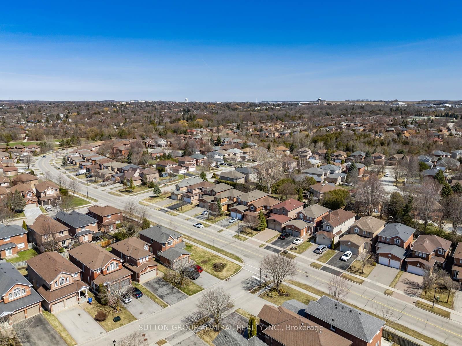 626 College Manor Drive • Newmarket, ON photo 50