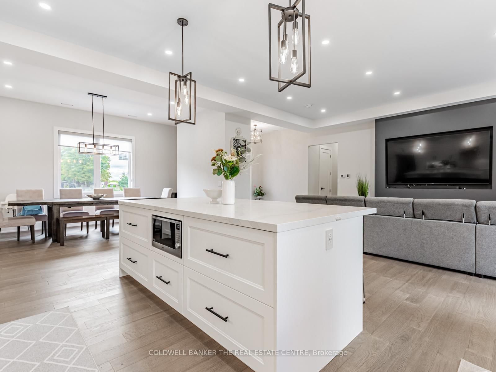 2166 10th Side Road • Bradford West Gwillimbury, ON photo 32