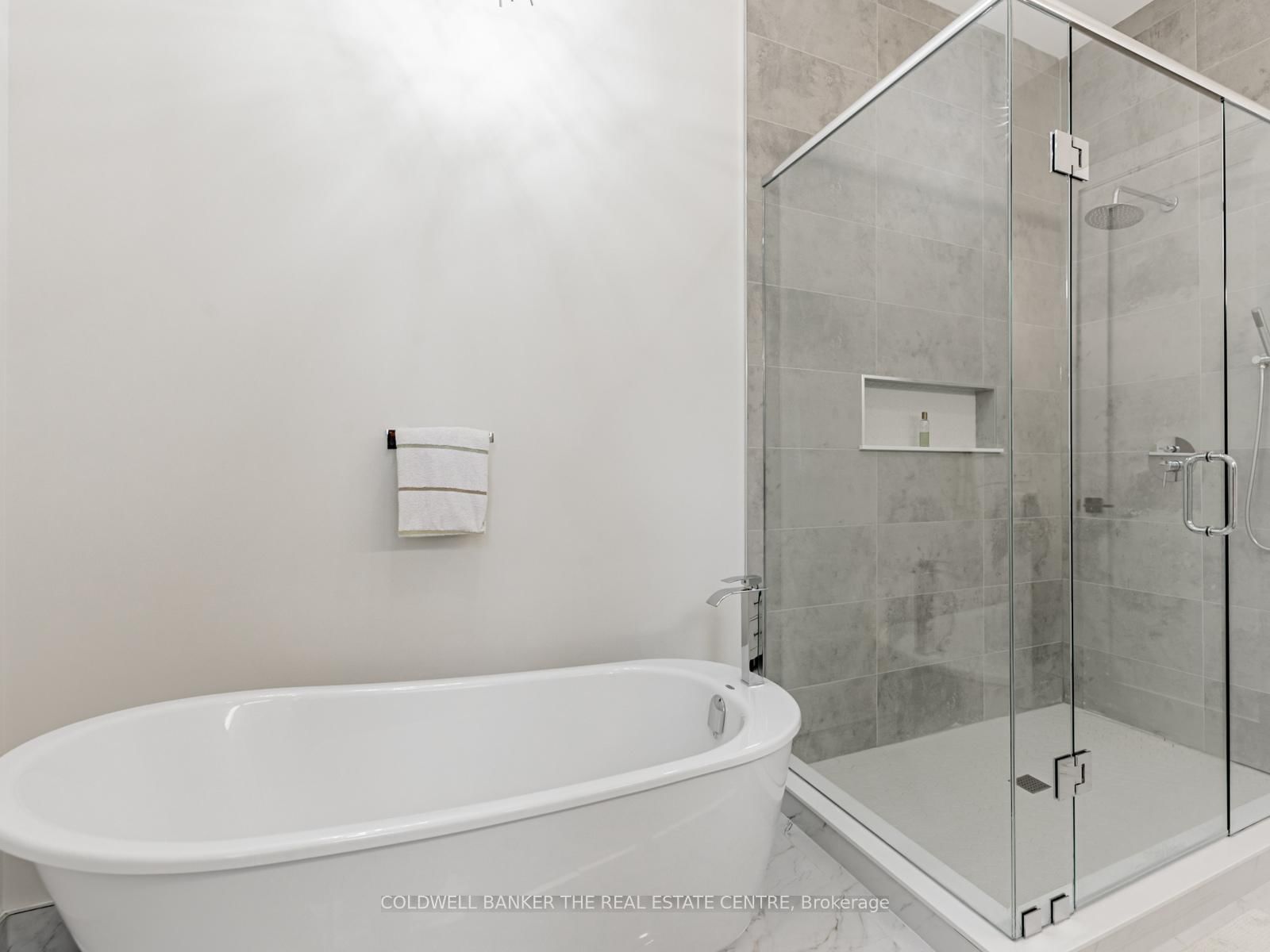 2166 10th Side Road • Bradford West Gwillimbury, ON photo 40