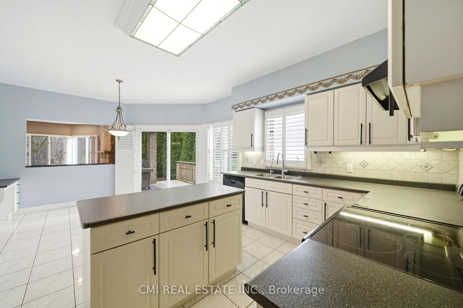 15 Treegrove Circle • Aurora, ON photo 14