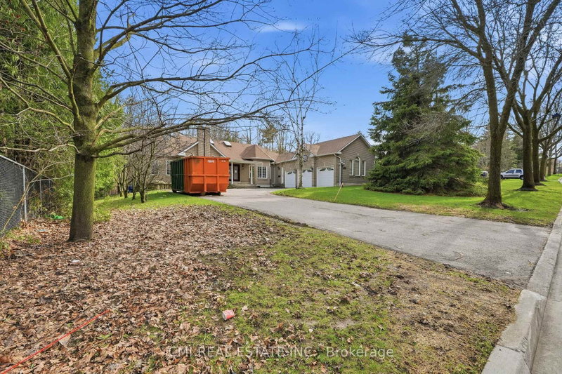 15 Treegrove Circle