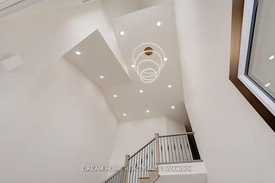 125 Prairie Rose Drive — photo 2