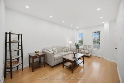 190 Bantry Avenue • Richmond Hill, ON photo 3
