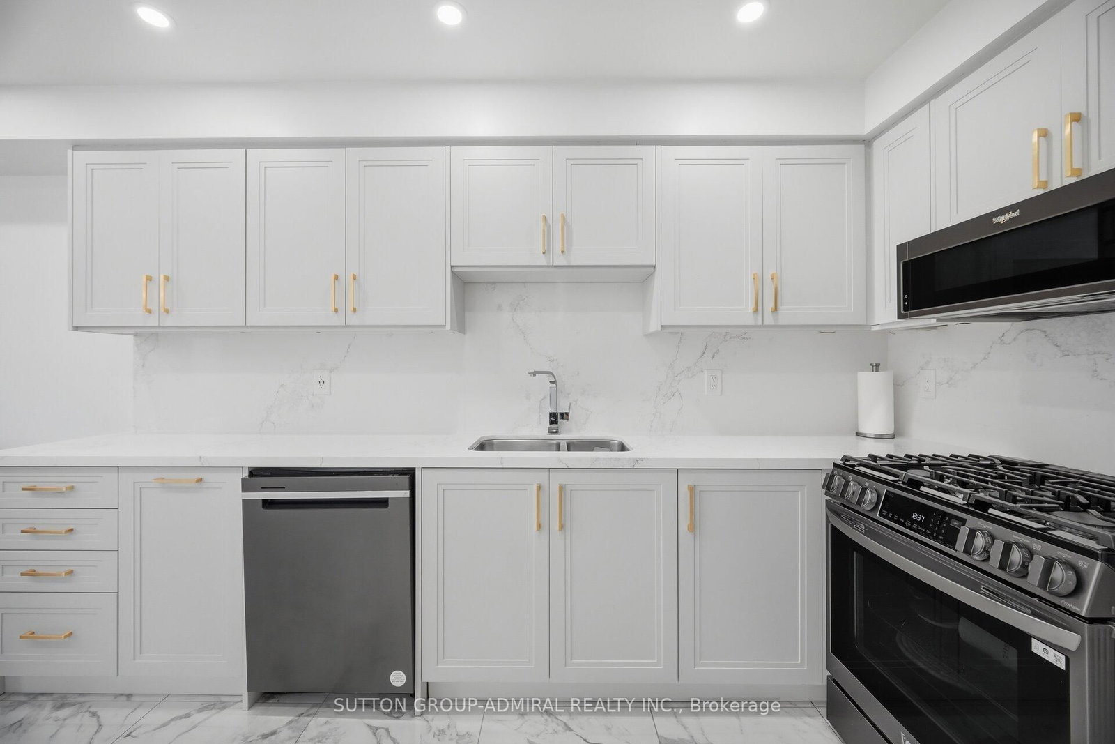 190 Bantry Avenue • Richmond Hill, ON photo 6