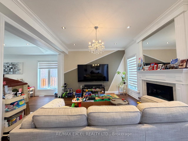 130 Laurendale Avenue