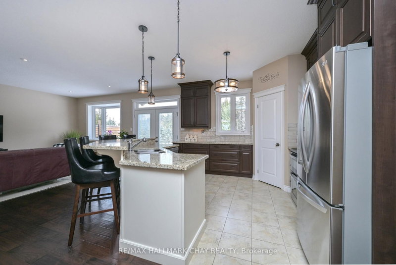 11 Harry Parker Pl photo 5