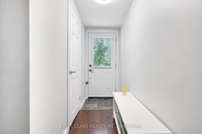 202 Royal Orchard Boulevard • Markham, ON photo 8