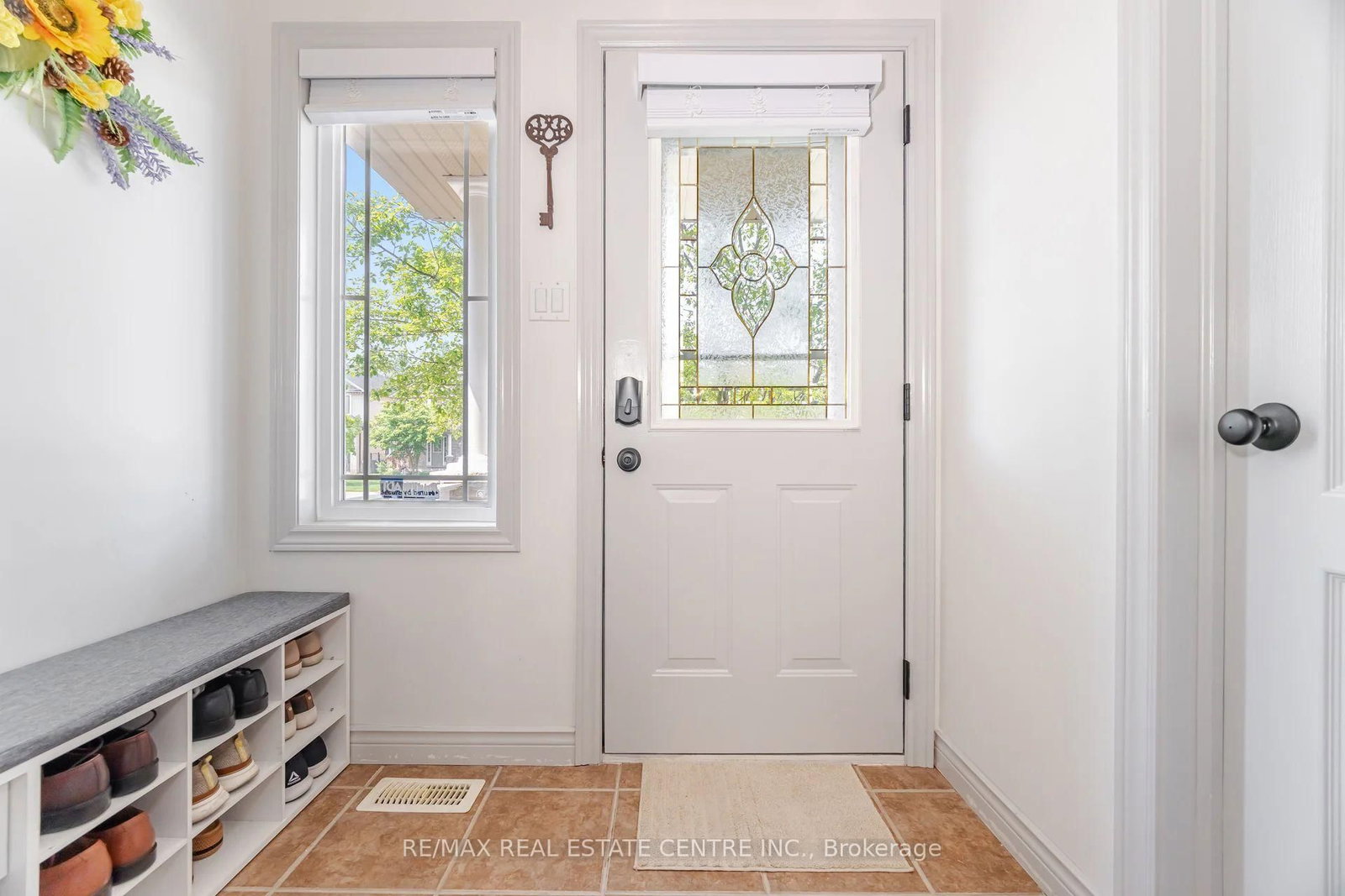 39 Stoneham Street • New Tecumseth, ON photo 4