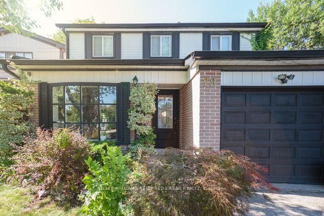 78 Springhead Gardens • Richmond Hill, ON photo 3