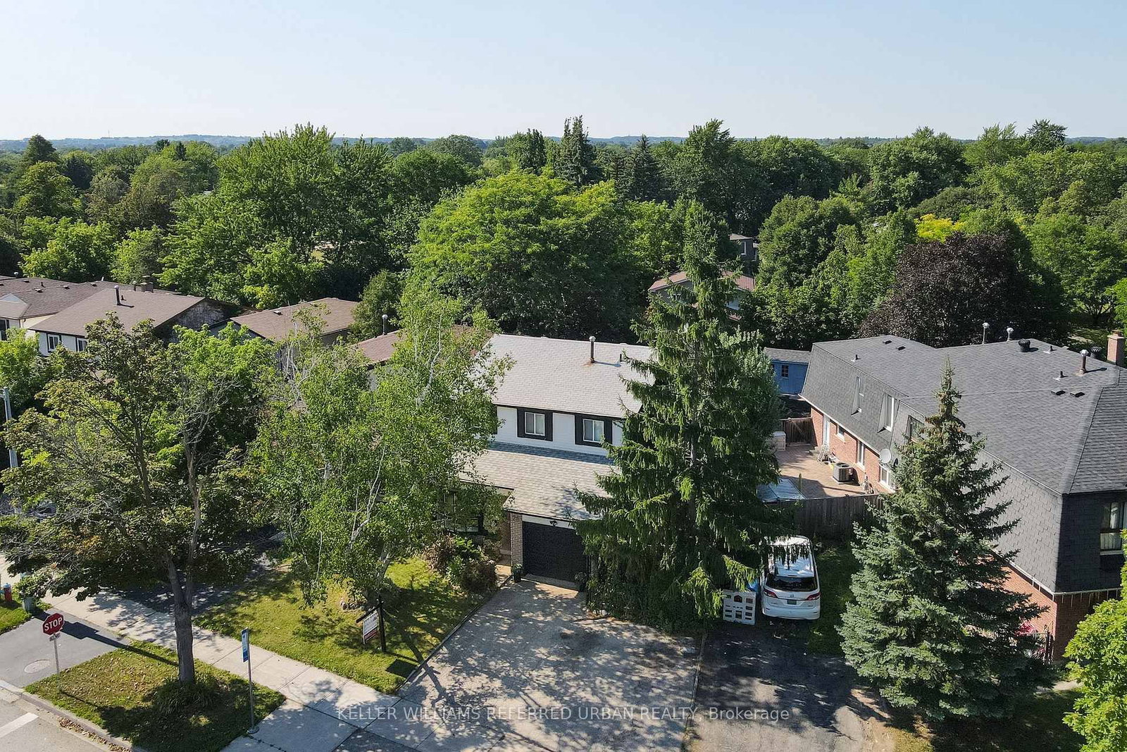 78 Springhead Gardens • Richmond Hill, ON photo 4