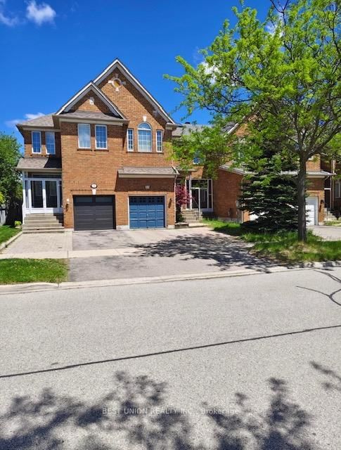 home for lease on 33 Kimono Crescent