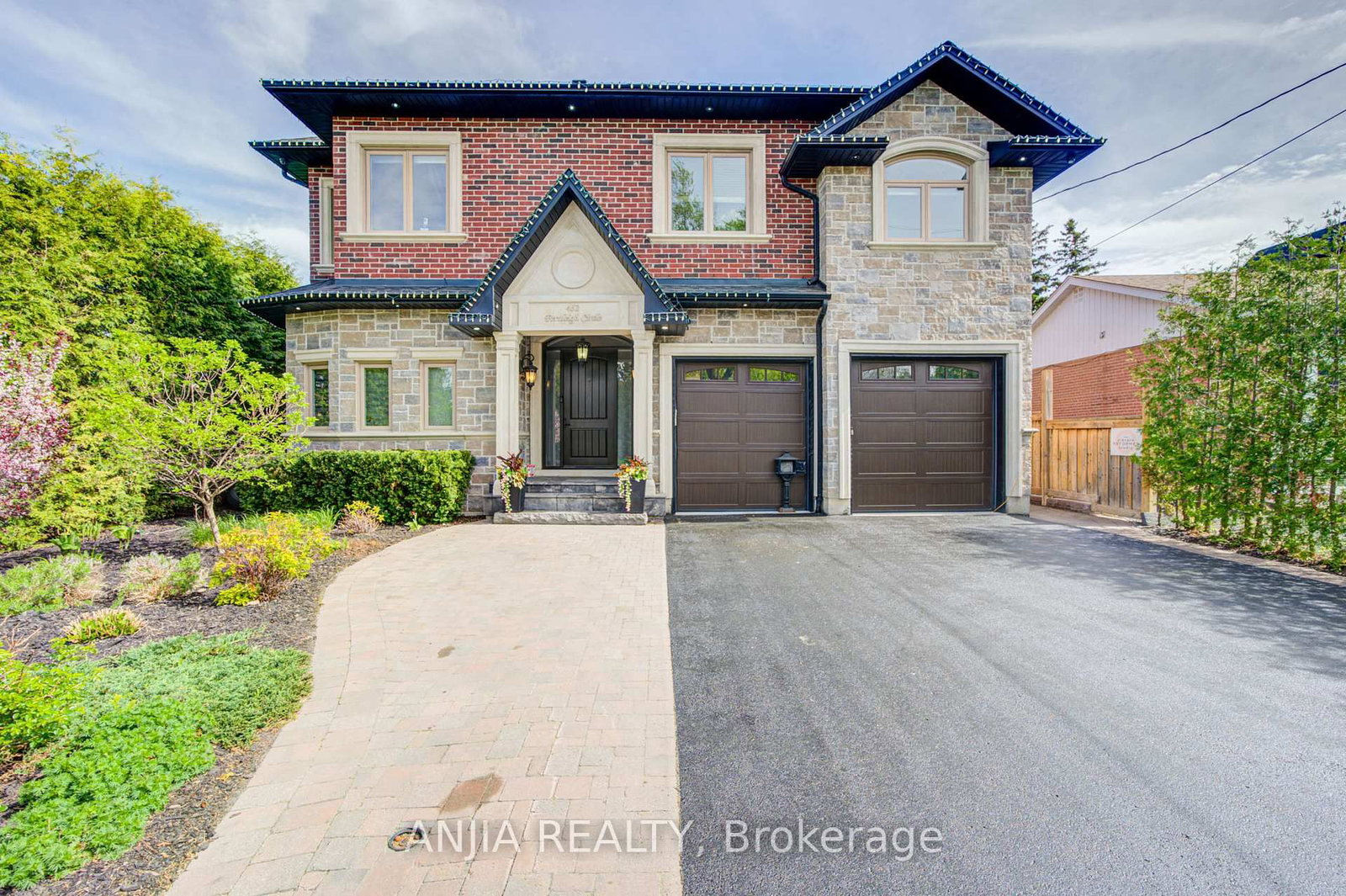 452 Fernleigh Circle S • Richmond Hill, ON photo 1