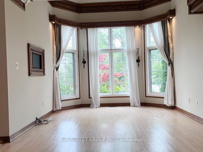 49 Forester Crescent — photo 3