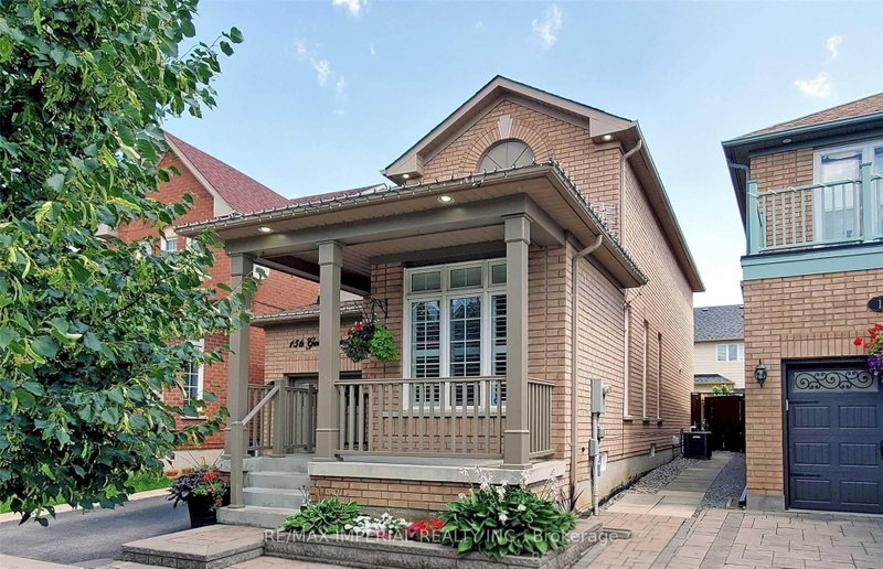 156 Goldenwood Crescent