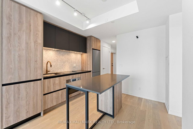 1812 - 7950 Bathurst Street